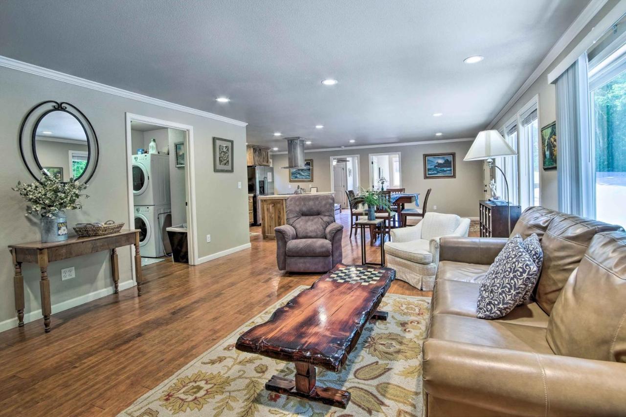 Coos Bay Retreat Less Than 2 Mi To Marina And Casino! Exterior foto